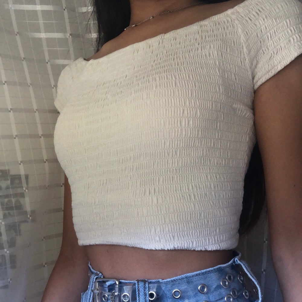 BRANDY MELVILLE crop top